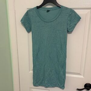3/$20 ✨✨ Aqua t-shirt